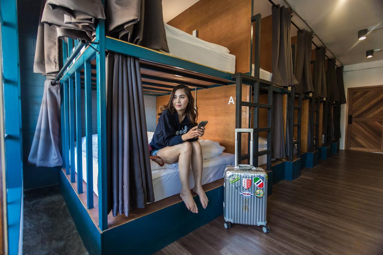 Funwahn Hostel And Cafe Chiang Mai Exterior photo