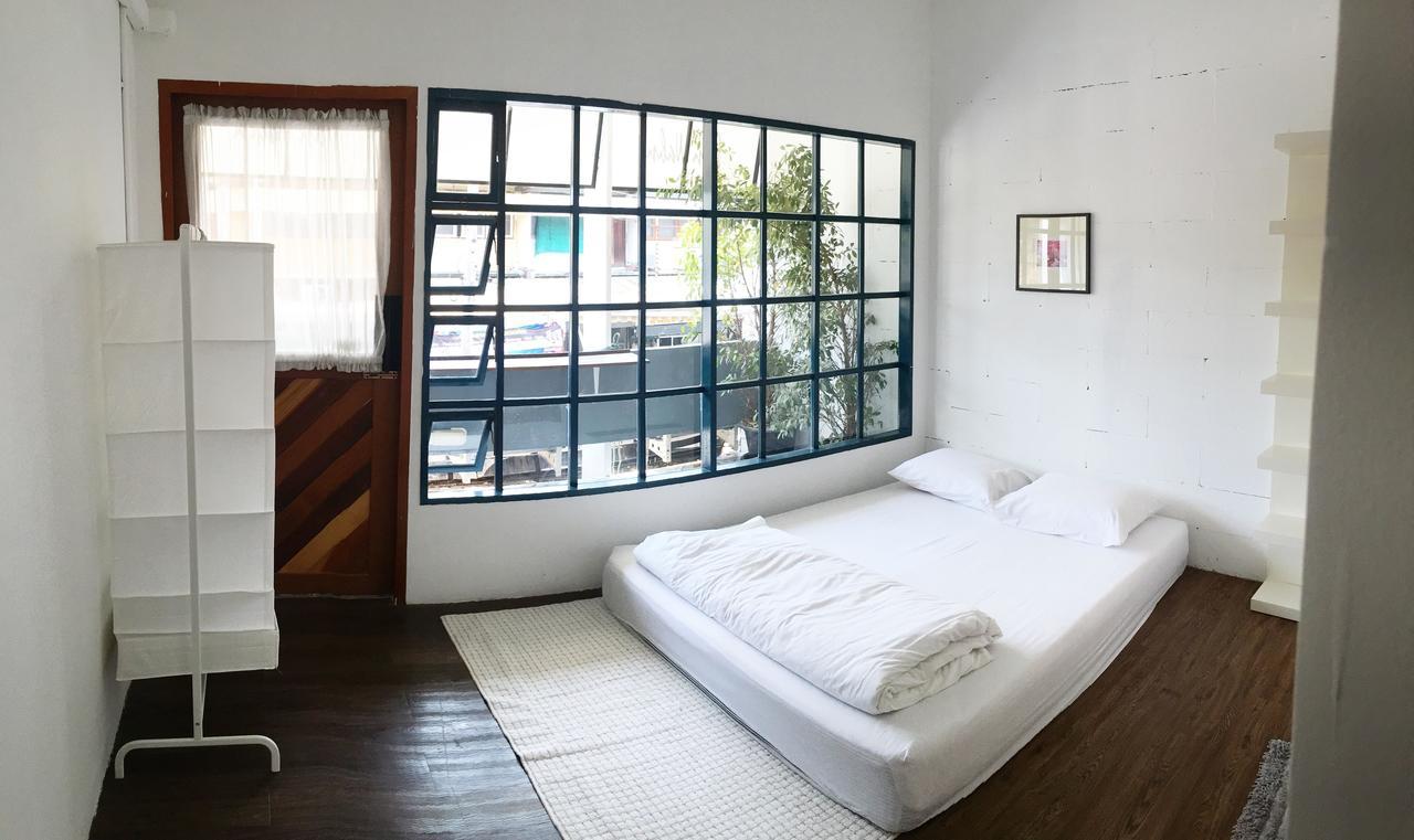 Funwahn Hostel And Cafe Chiang Mai Exterior photo