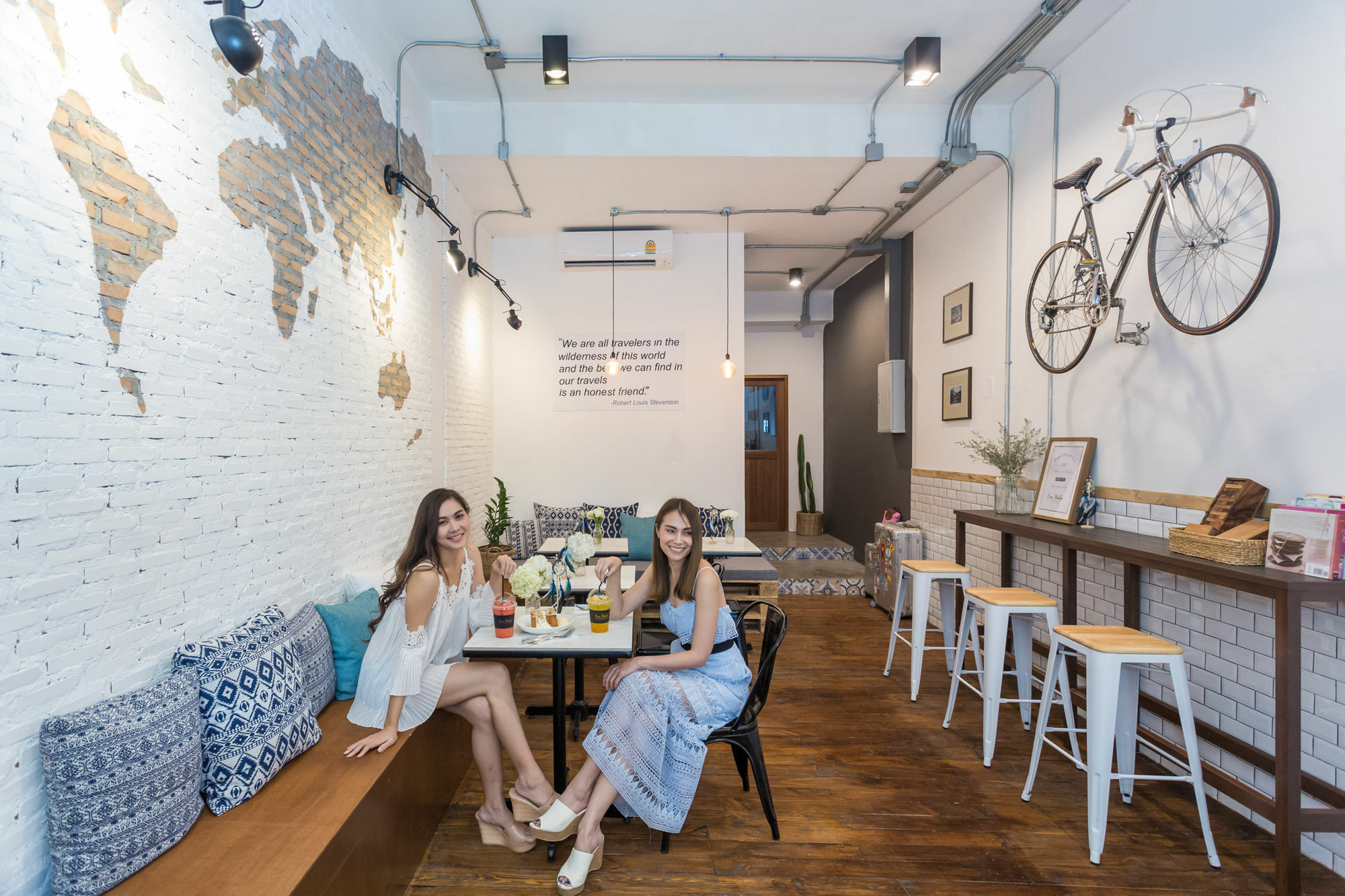 Funwahn Hostel And Cafe Chiang Mai Exterior photo